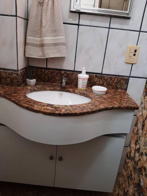 Apartment Guarapari. Es. Alugo Excelente A 100 M Do Mar. Guarapari